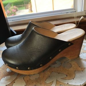 Leather Clogs